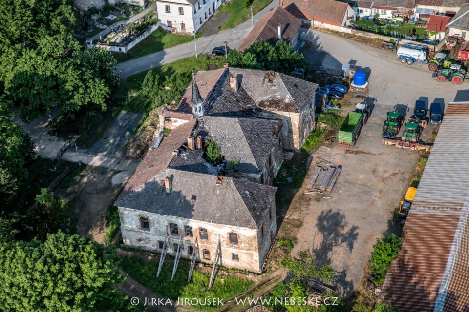 Pravonín zámek 2021 J5597