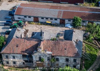 Pravonín zámek J5599