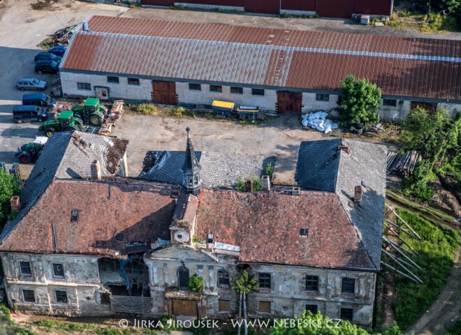 Pravonín zámek J5599