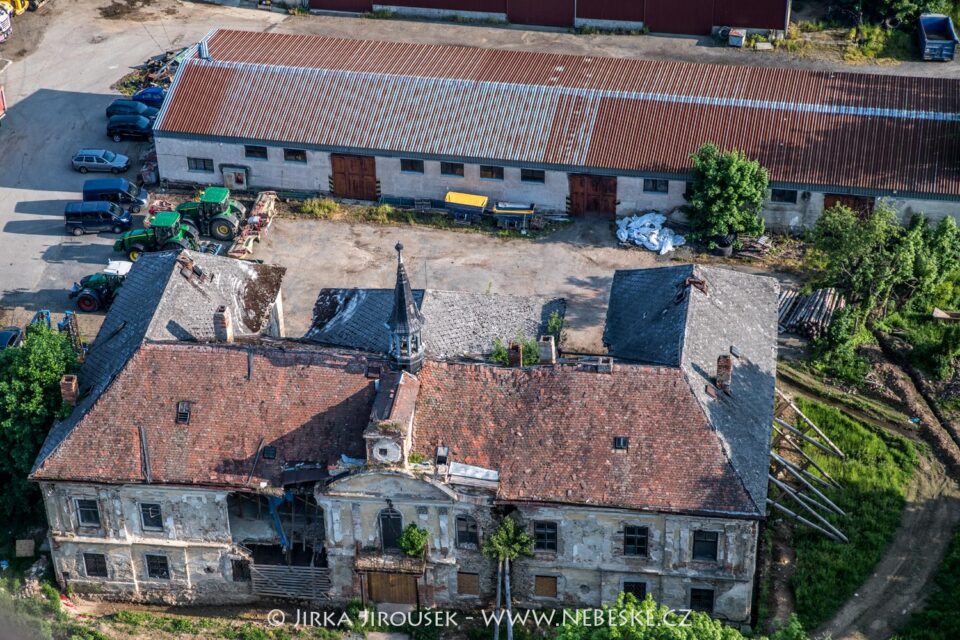 Pravonín zámek J5599