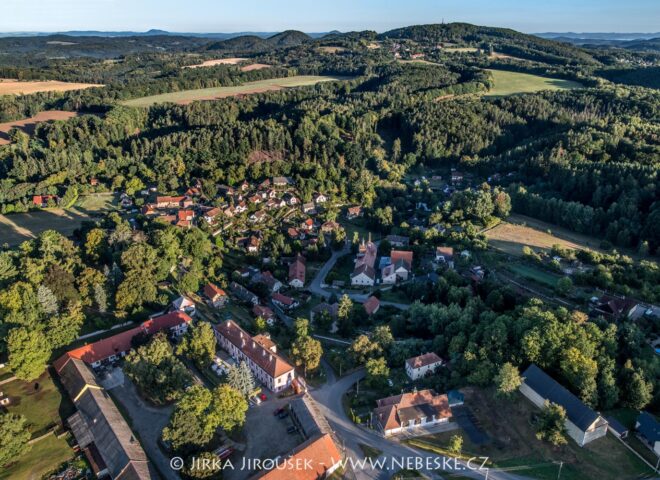 Zámek Lobeč 2025 J5590