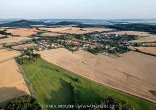 Pravonín z dálky 2025 J5600