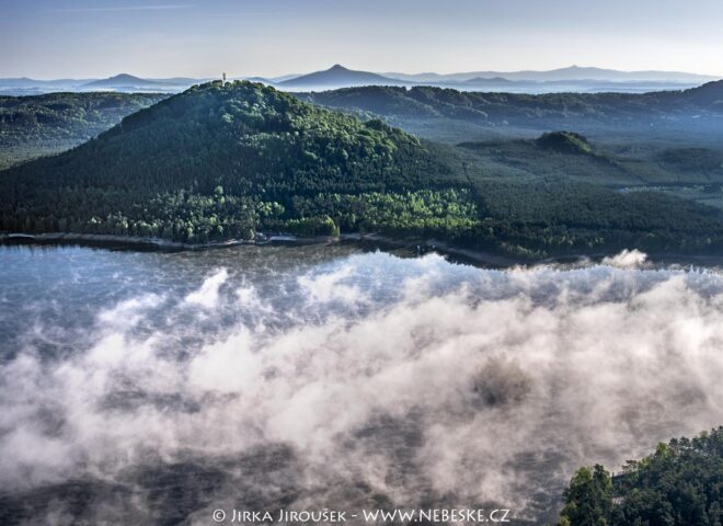 Borný a Máchovo jezero J