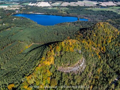 Děvín a Hamerské jezero J
