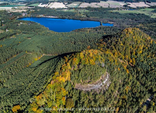 Děvín a Hamerské jezero J