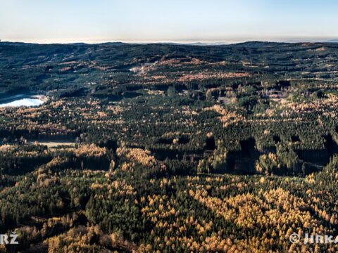 Podzimní panorama Brdy Pilská a Lázská nádrž 2020 J5689